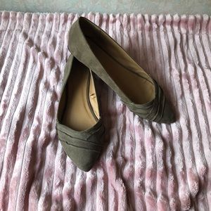 Charlotte Russe olive flats